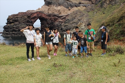 国立公園と世界隠岐ジオパークに認定された絶景に子供たち達も感動しました。